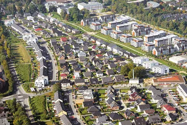 Nachhaltige Wärmeversorgung für ein Wohngebiet östlich von Hamburg aus nachwachsenden Rohstoffen