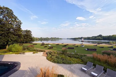 wohlige Wärme aus Biomethan für Wellness und Entspannung mit Blick auf den Maschsee in Hannover