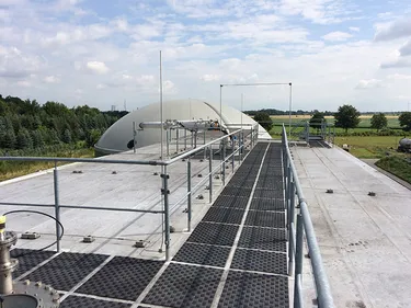 Fermentergang auf der Biogasanalge in Haber zur Verorgung des Schulzentrums Hohenhameln