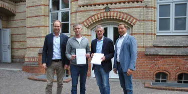 Unterschrift Konzessionsvertrag für die Wärmeversorgung des neuen Gewerbegebiets Nordschwansen